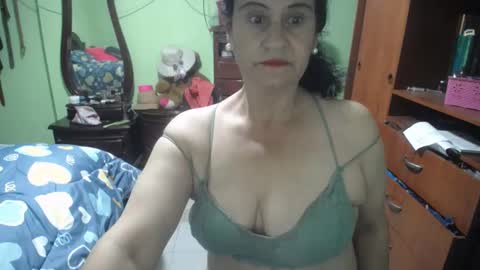 Snapshot of jazmin_rios chatting on February 27, 10:11 am jazmim online show from February 27, 10:11 am