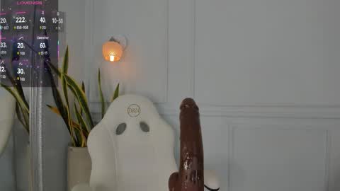 Jasmine  online show from November 18, 7:28 pm