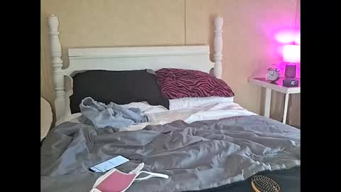 J Nicole online show from November 13, 3:04 pm