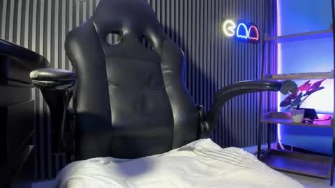 Jeff  online show from February 18, 9:14 pm