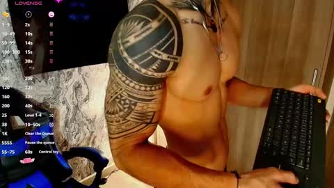 Snapshot of jeins_carter chatting on October 15, 3:35 pm JC online show from October 15, 3:35 pm