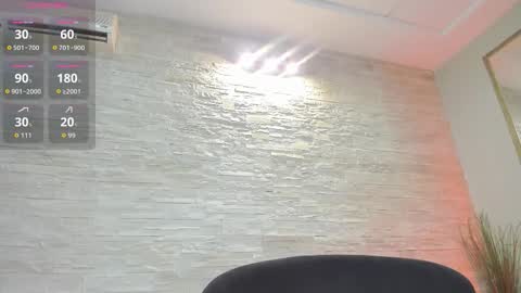 Snapshot of jelly_bee chatting on October 4, 7:44 pm Jelly online show from October 4, 7:44 pm