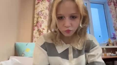 Jessica online show from March 19, 8:09 am