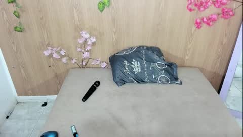 Jenelotizz online show from February 23, 1:41 am