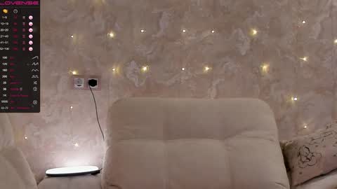 Snapshot of jeniferji chatting on October 10, 3:23 am EvaSileZ online show from October 10, 3:23 am