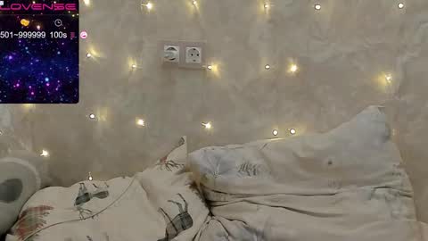 Snapshot of jeniferji chatting on December 6, 8:45 pm EvaSileZ online show from December 6, 8:45 pm