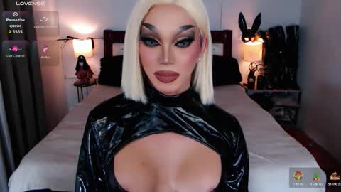 Queen Jenifer online show from December 18, 6:52 am