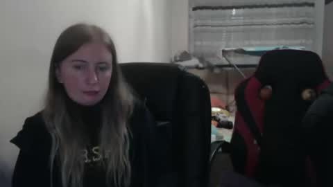 JenisAndPeter online show from October 1, 4:28 pm