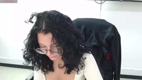 jenn online show from November 14, 4:53 pm