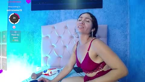 Snapshot of jenna_milf_ chatting on March 4, 11:22 pm Valentina online show from March 4, 11:22 pm