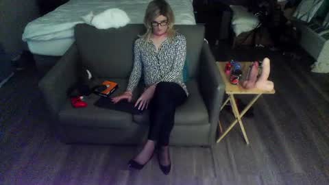 Jenna Cross online show from June 23, 1:13 am