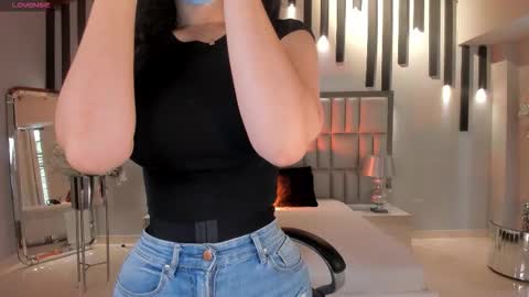 Jenna Olson  online show from January 6, 6:34 pm