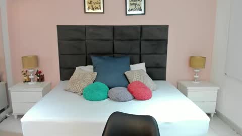 jenner_madison online show from December 19, 12:44 pm