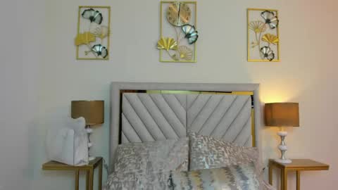 jenner_madison online show from May 20, 12:33 pm