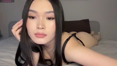 jennie_yung online show from January 17, 4:22 am
