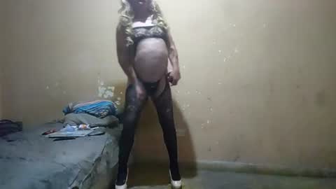 jennieheels19 online show from June 15, 5:32 am