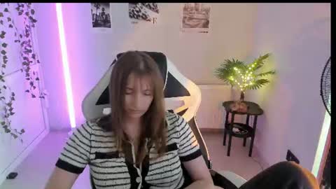 Karla online show from July 9, 1:59 pm