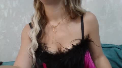 Jennifer online show from December 14, 12:44 pm