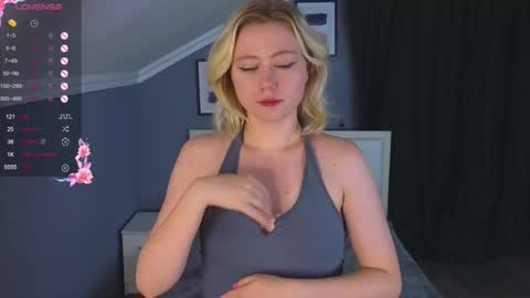 Snapshot of jennifer_mathis chatting on September 25, 7:54 pm jennifer_mathis online show from September 25, 7:54 pm