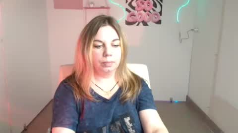 Jennifer online show from October 15, 8:37 am