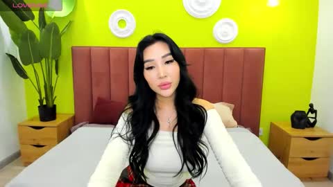 Snapshot of jennifer_munoz chatting on September 16, 1:29 am Jennifer online show from September 16, 1:29 am