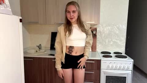 Snapshot of jennimarquis chatting on October 13, 2:19 pm Emilia online show from October 13, 2:19 pm