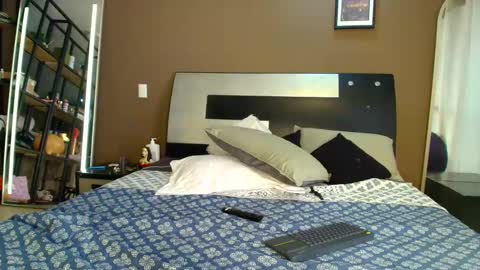 Jenn online show from March 12, 6:43 pm