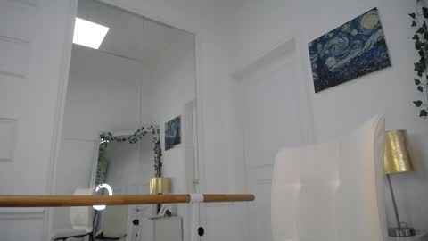 Jenny online show from September 25, 1:07 pm