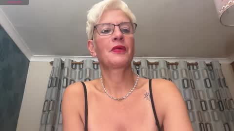 Snapshot of jennyhazel69 chatting on October 8, 7:53 pm JennyHazel online show from October 8, 7:53 pm