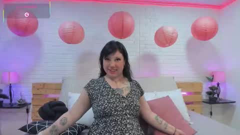 Snapshot of jensenhill chatting on September 22, 11:36 am Angela online show from September 22, 11:36 am