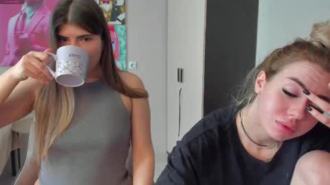 Hi hi We are Jessie and Betti online show from March 1, 6:24 am