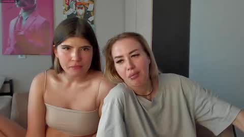 Hi hi We are Jessie and Betti online show from February 16, 12:54 pm