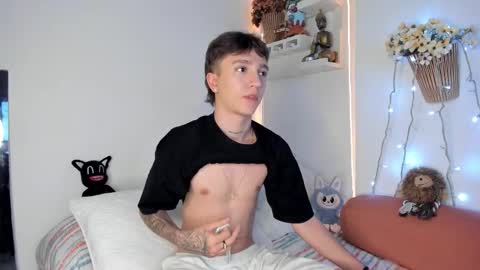 jero independent model online show from February 13, 7:55 am