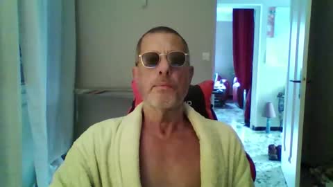 jerflor online show from November 1, 2:16 pm