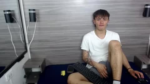 Snapshot of jerom_xx chatting on October 6, 7:31 pm Jerom xx online show from October 6, 7:31 pm