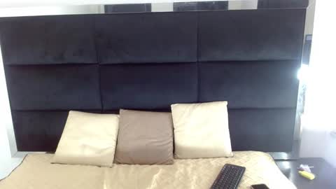 Snapshot of jerom_xx chatting on October 9, 8:25 pm Jerom xx online show from October 9, 8:25 pm
