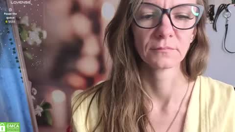 jesica_moon_peachyy online show from May 3, 3:45 am