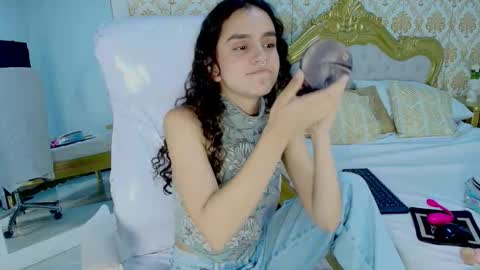 Snapshot of jessb_ chatting on October 16, 8:07 pm jessb_ online show from October 16, 8:07 pm