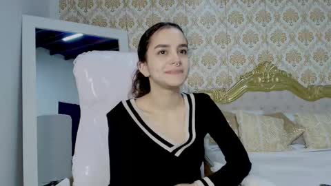 Snapshot of jessb_ chatting on October 4, 7:33 pm jessb_ online show from October 4, 7:33 pm