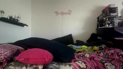 Hungjessy online show from December 16, 7:20 pm