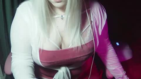 jessiangels online show from October 28, 5:36 pm