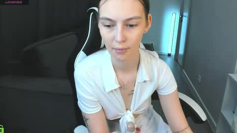 Jessica Jensen online show from June 3, 9:23 am