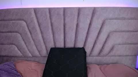 Jessica Kraft online show from January 17, 2:10 am