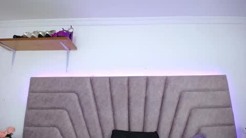 Jessica Kraft online show from November 25, 2:10 am