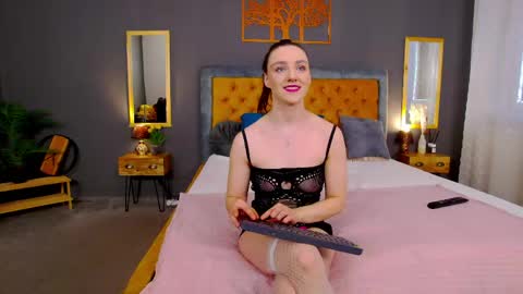 Jessica White online show from May 7, 4:41 am