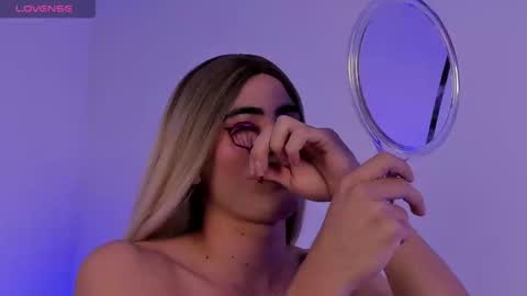 Snapshot of jessicameron chatting on February 25, 1:41 am JESSI AND NAOMI online show from February 25, 1:41 am