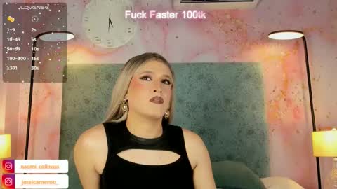 Snapshot of jessicameron chatting on October 18, 10:25 pm JESSI AND NAOMI online show from October 18, 10:25 pm