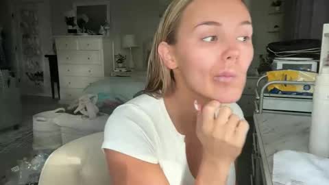 Jessica Parker online show from November 11, 9:28 pm