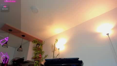  Jessica Pratt  IG jessicaxpratt online show from September 13, 2:08 pm