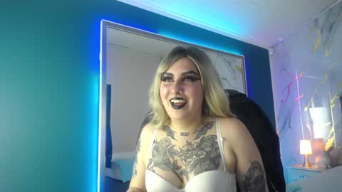 Snapshot of jessie_williams_01 chatting on January 8, 10:04 am Your Sweet Angel online show from January 8, 10:04 am
